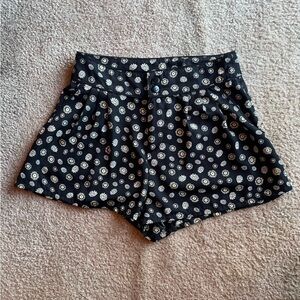 H&M floral shorts 🌻 size 4